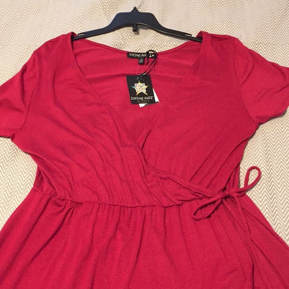 NWT. Living Doll short red wrap dress. Size 1x. - Picture 3 of 5